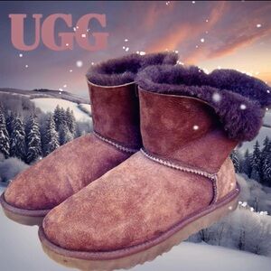 UGG / UGGS CHOCOLATE SHORT BACK BOW BOOTS -7 🤎🤩